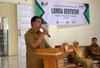 Kepala Dinas Perpustakaan dan Kearsipan Batang Hari, Sanusi, S. Ag, saat pembukaan lomba bertutur tingkat SD/MI se-Kabupaten Batang Hari.