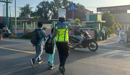 Satuan Lalu Lintas Melakukan Pengamanan Anak Sekolah (Dok.istimewa)